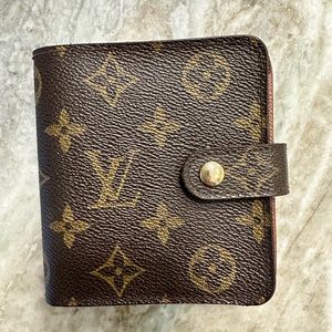AUTHENTIC Louis Vuitton Vintage Compact Zippy Wallet